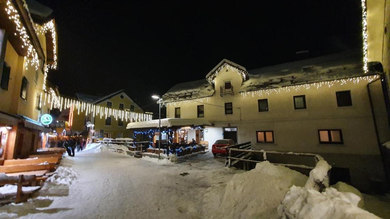 Apartments Seventy Seven Kranjska Gora Bagian luar foto
